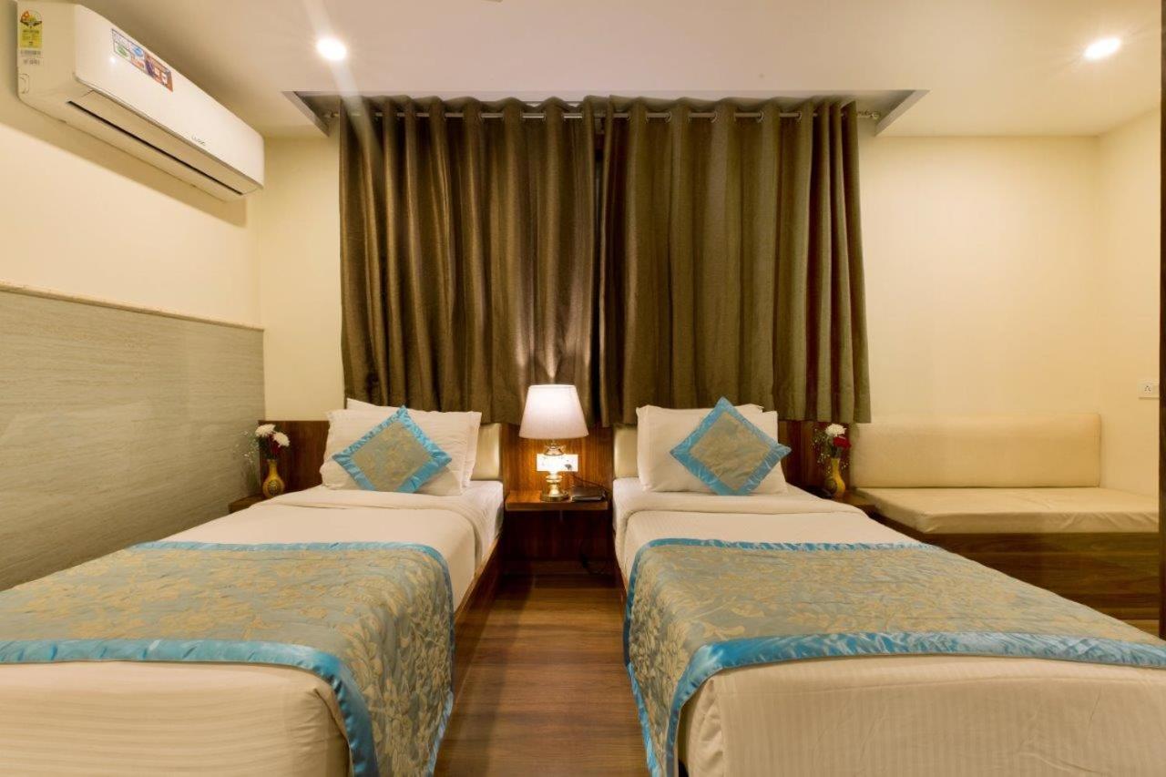Hotel Viva Palace By Opo New Delhi Exteriör bild