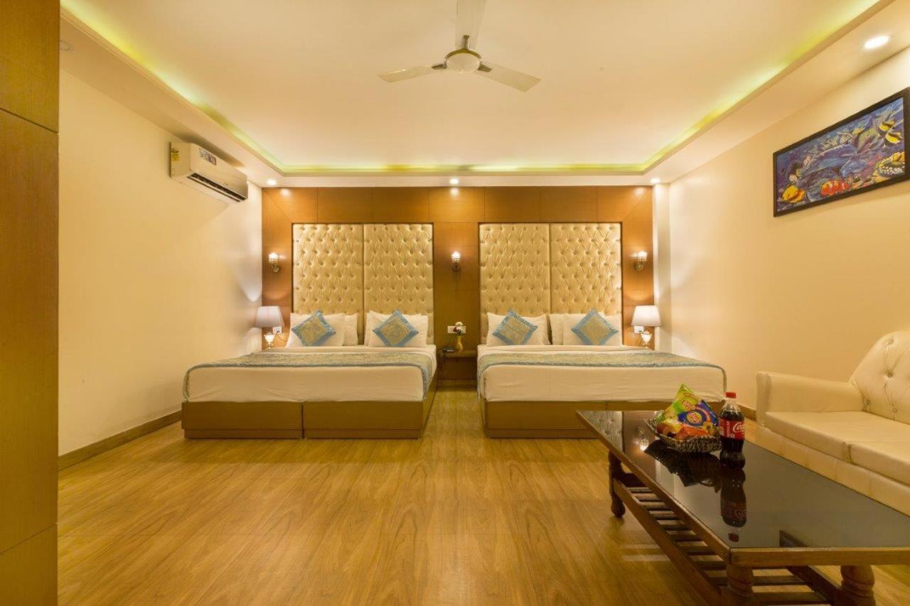 Hotel Viva Palace By Opo New Delhi Exteriör bild