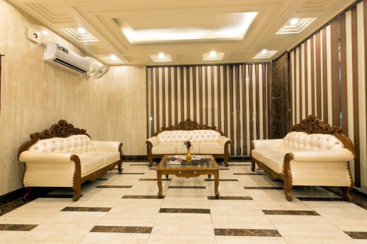 Hotel Viva Palace By Opo New Delhi Exteriör bild