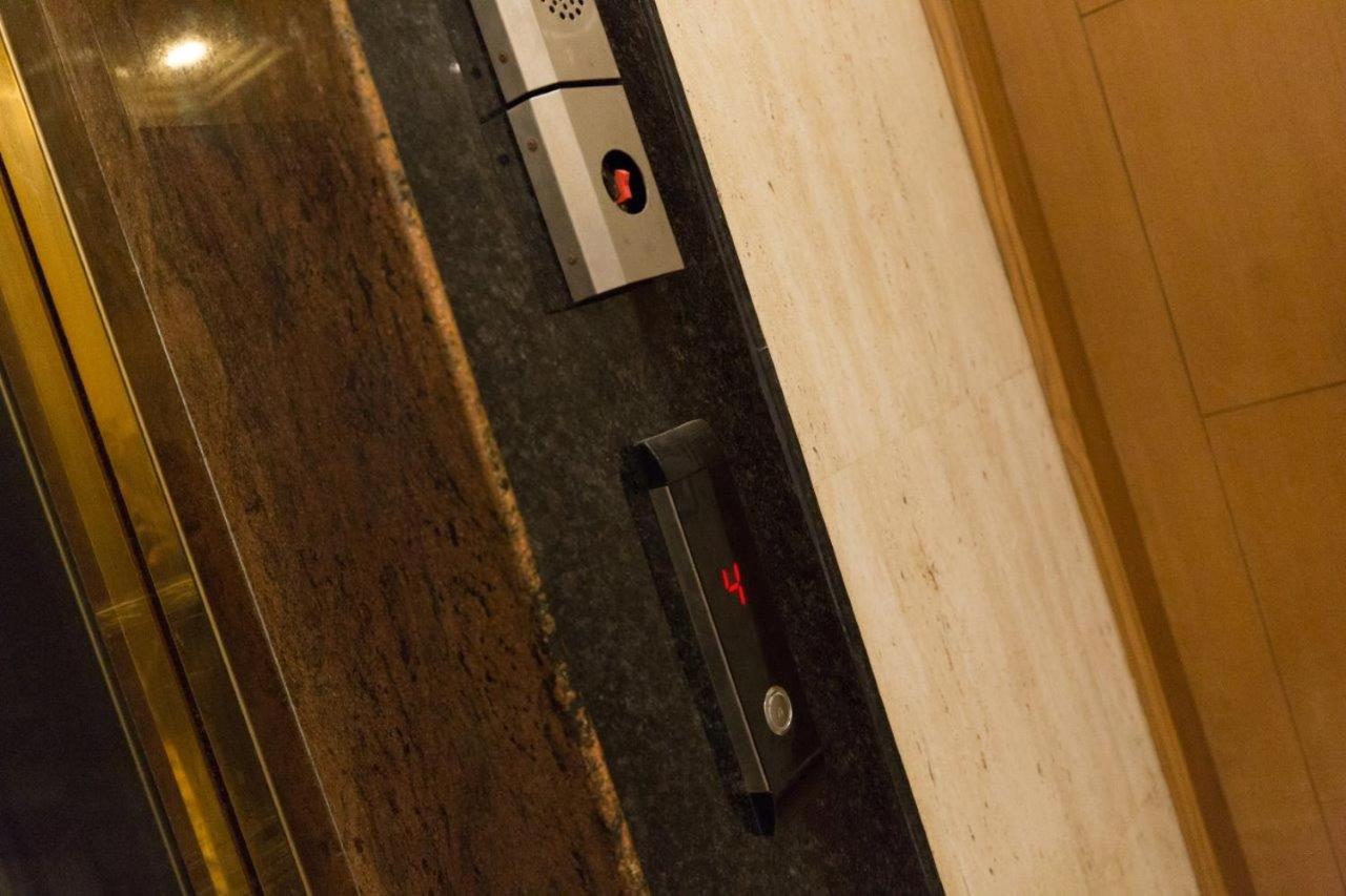 Hotel Viva Palace By Opo New Delhi Exteriör bild